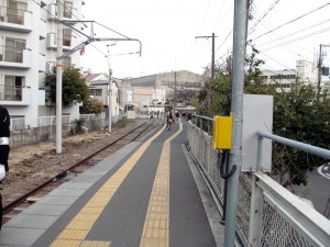 和田岬駅ホームより入口方向