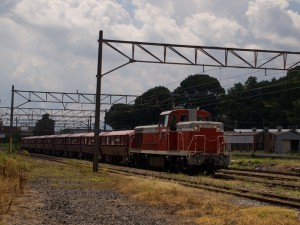 西濃鉄道1025列車
